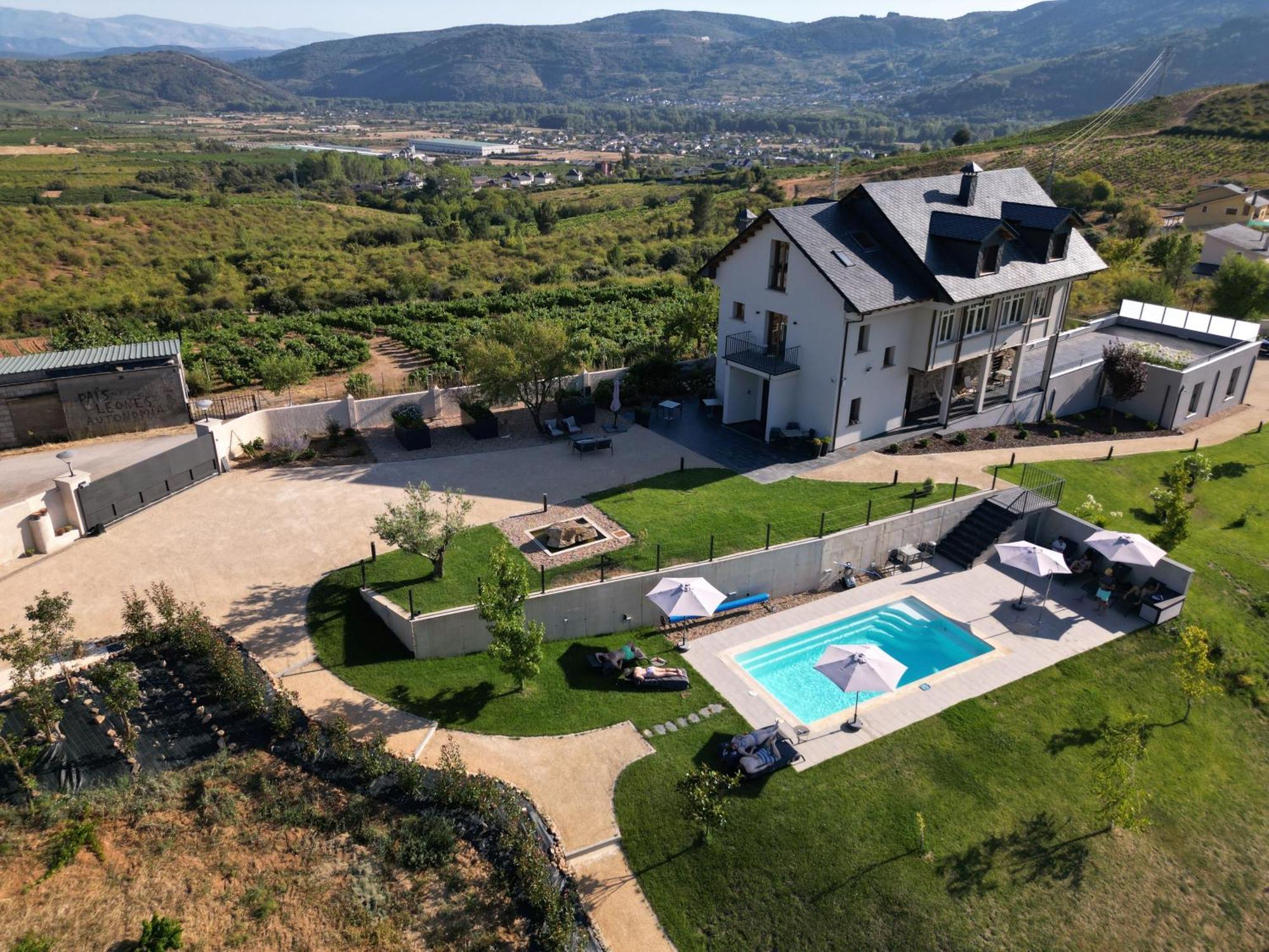 Boutique Finca Esencial Вильяфранка-дель-Бьерсо Экстерьер фото